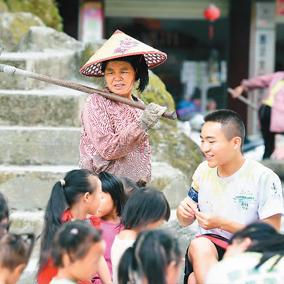 揭露:2025年新澳门期期准,谨防虚假美化陷阱,微观解答、解释与落实 揭露:2025年新澳门期期准,谨防虚假美化陷阱,微观解答、解释与落实